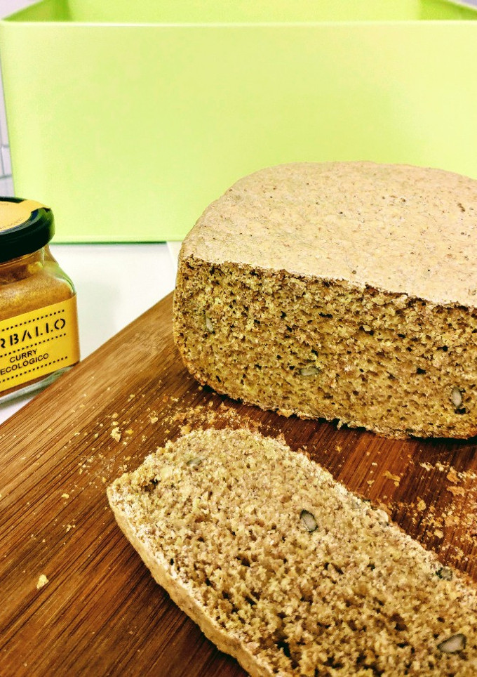 Una foto de Pan de maíz especiado con curry