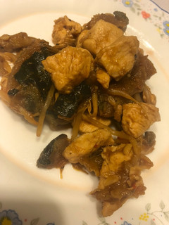 Foto di Bocconcini di pollo con germogli di soia