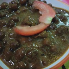 A picture of Black chana.