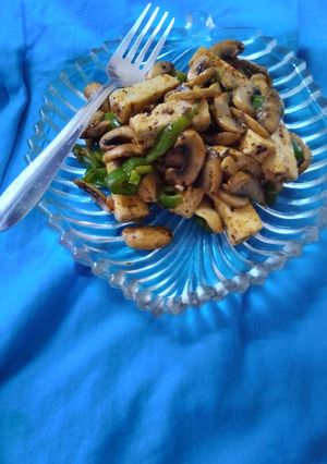 A picture of Sauted paneer Mushroom.