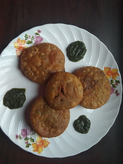 मटर की कचौरी (Matar ki Kachori recipe in Hindi) रेसिपी मुख्य फोटो