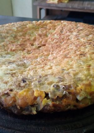 Una foto de Tortilla de garbanzos vegetariana 🌷