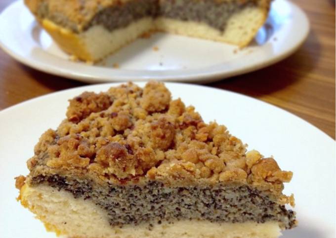 Mohnkuchen mit Streusel (German Poppy Seed Cake)