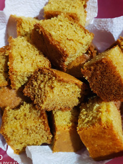 A picture of Wheat flour sponge cake.