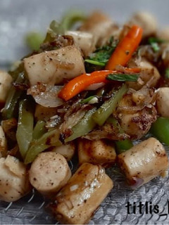 A picture of Three Color Chilli Capsicum Chicken Sausage.