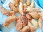Una foto de empanada de pollo frito