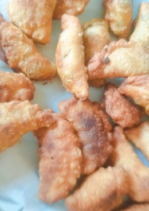 Una foto de Empanadas de harina fritas de carne o pollo!