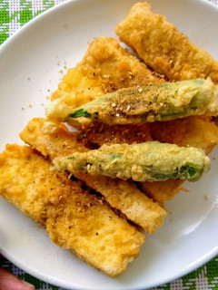 【簡易快速10分鐘】炸豆腐秋葵 的食譜成品照片