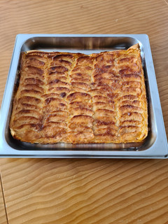 Una foto de Hojaldre de manzana y crema pastelera