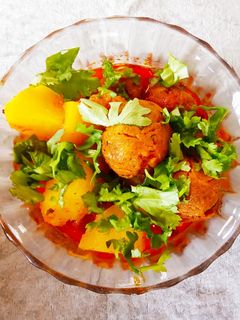 આલુ ઢોકળી નું ચટપટું શાક (Aalu dhokli sabji recipe in gujarati) રેસીપી મુખ્ય ફોટો