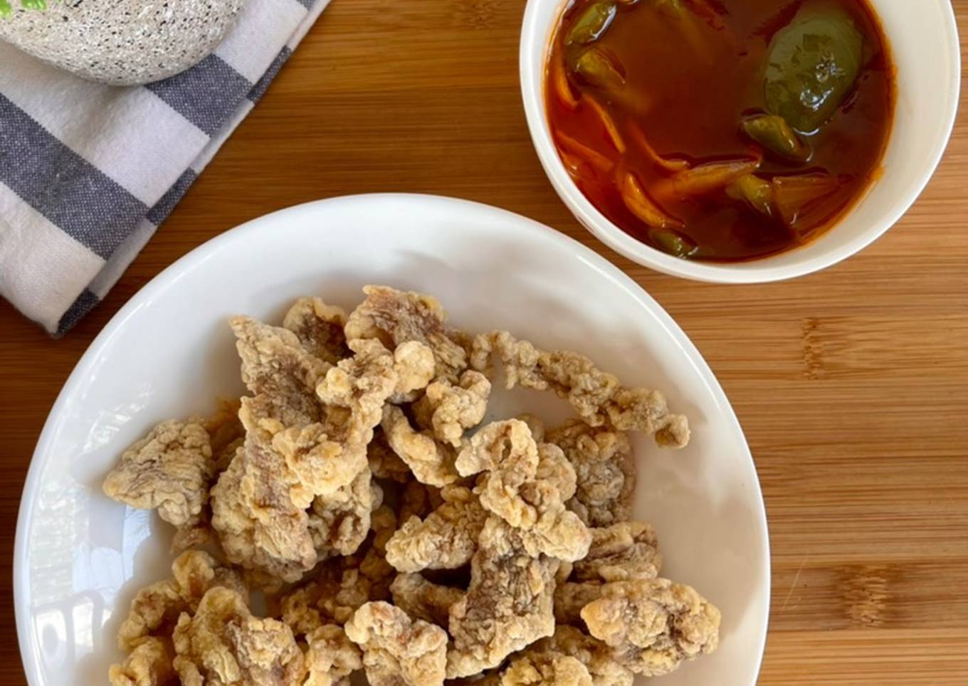 Tangsuyuk / babi asam manis