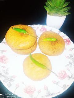 कचोरी (kachori recipe in marathi) रेसिपी चे मुख्य फोटो