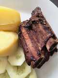 Asado de tira con chocolate y café al horno