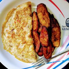 A picture of Fried egg with plantain.