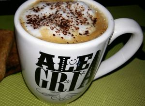 Una foto de Cómo hacer espuma de leche sin maquinas😍