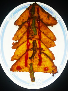 इंस्टेंट ब्रेड पकौड़ा (Instant bread pakora recipe in Hindi) रेसिपी मुख्य फोटो