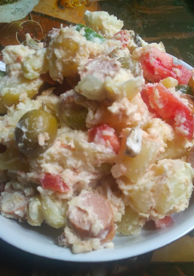 Una foto de Ensalada de patata y salchichas