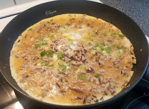 Hình của món Trứng chiên thịt bằm.