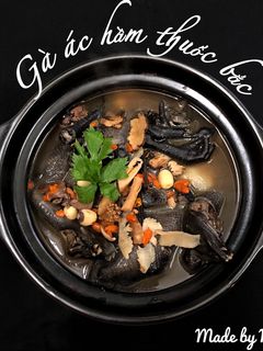 Hình của món Gà ác hầm thuốc bắc.