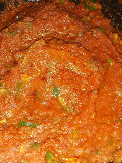 टमाटर और कैप्सिकम की सब्जी (Tamatar aur capsicum ki sabzi recipe in Hindi) रेसिपी मुख्य फोटो