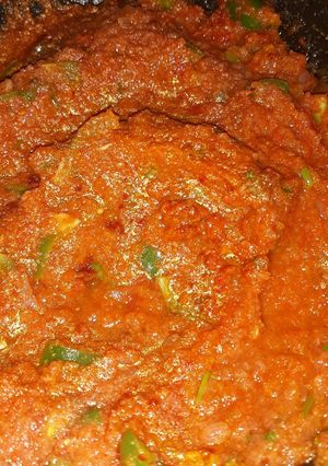 टमाटर और कैप्सिकम की सब्जी (Tamatar aur capsicum ki sabzi recipe in Hindi) रेसिपी मुख्य फोटो