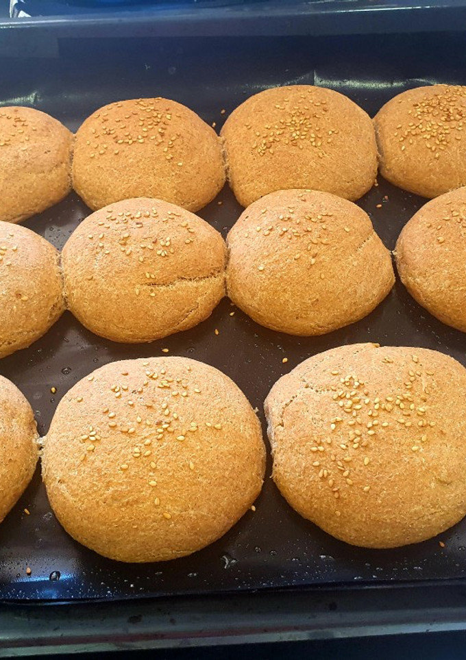 Una foto de Panecillos de espelta con leche de almendras