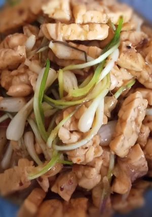 Foto resep 🌰Tumis tempe bawang lokio🌰