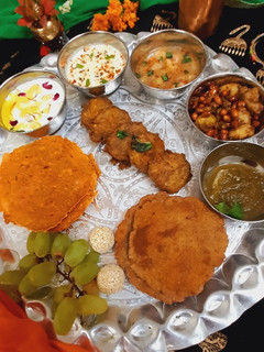 व्रत की थाली (vrat ki thali recipe in Hindi) रेसिपी मुख्य फोटो