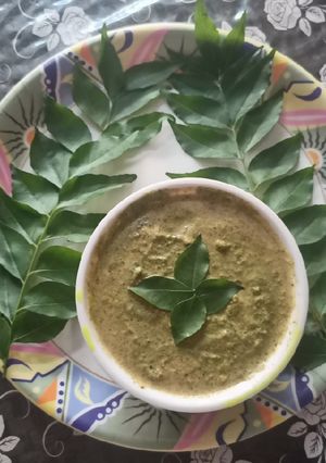 A picture of Curry leaves chutney.