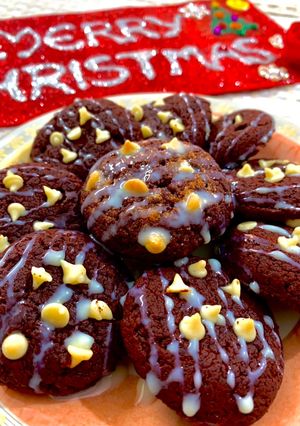 A picture of Eggless Red Velvet Cookies 😋.