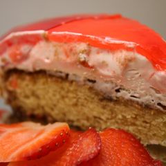 Eggless Strawberry Mousse Cake | No Gelatine Cake A picture of Eggless Strawberry Mousse Cake | No Gelatine Cake.
