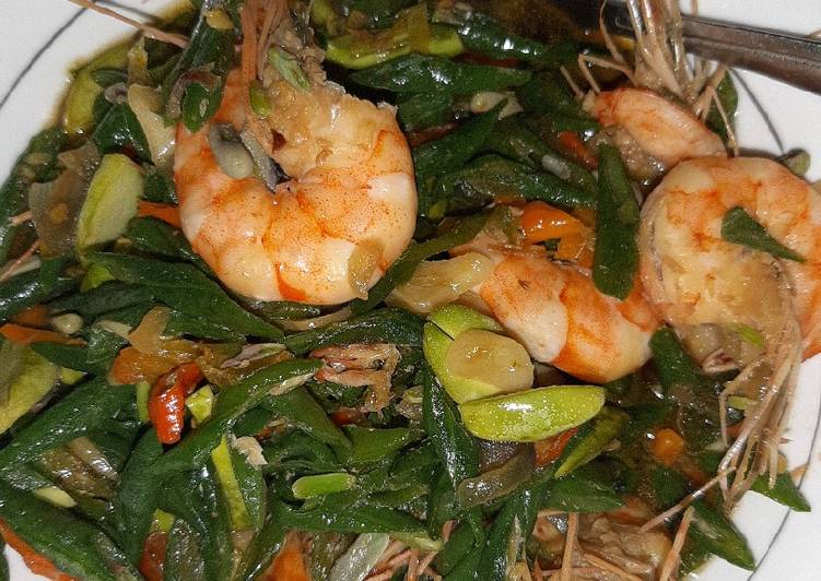 Tumis kacang panjang dan udang pete
