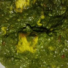 A picture of Palak paneer.