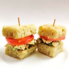 A picture of Healthy dhokla sandwitch.