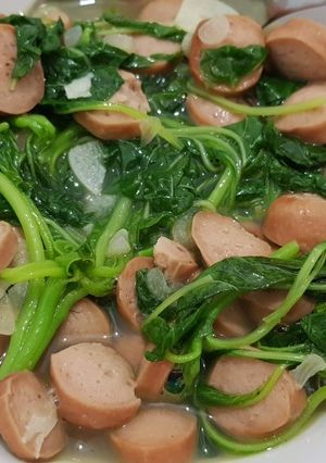 Foto resep Bayam tumis sosis simpel gak ribet