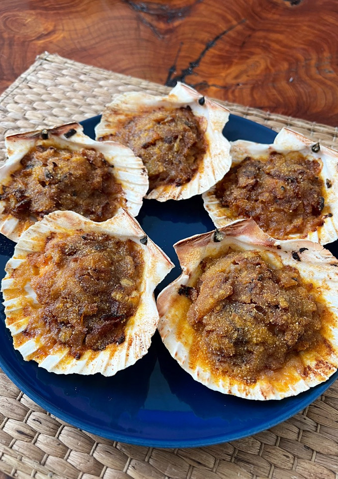 Una foto de Vieiras al horno a la gallega