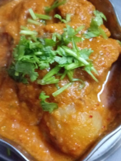 தம் ஆலு (Thum aloo recipe in tamil) செய்முறை முக்கிய புகைப்படம்