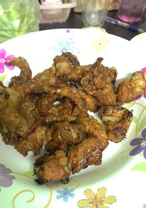 รูปของ หนังไก่ทอดอันมอดไหม้ ด้วยหม้อทอดไร้น้ำมัน