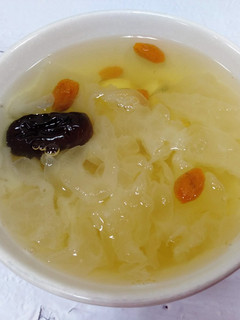 白木耳蓮子甜湯 的食譜成品照片