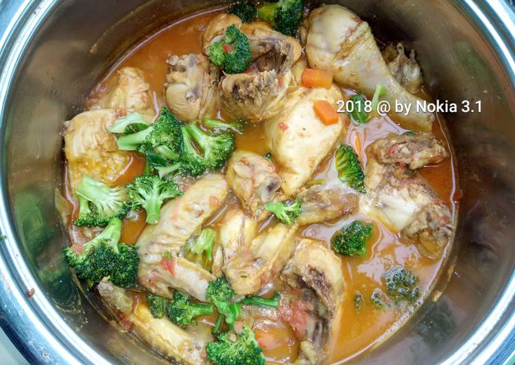 Chicken stew with broccoli