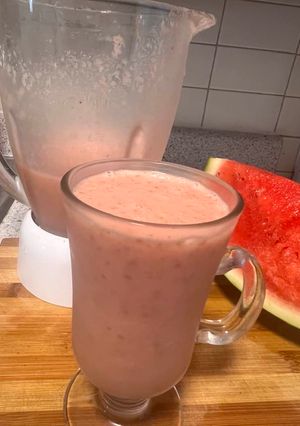 A picture of Watermelon banana smoothie.