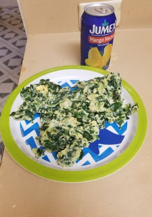 Una foto de Huevo con espinanaca