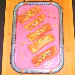 A picture of Gulabi shahi roll.