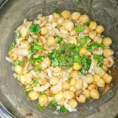 A picture of Simple chana chaat.