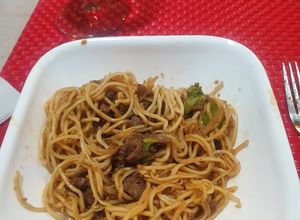 Una foto de Yakisoba con Rib Eye