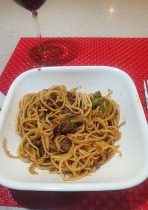 Una foto de Yakisoba con Rib Eye
