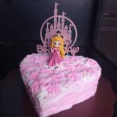 รูปของ Simple Birthday Cake 🎂
