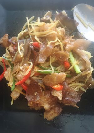 รูปของ เบคอนผัดขิง