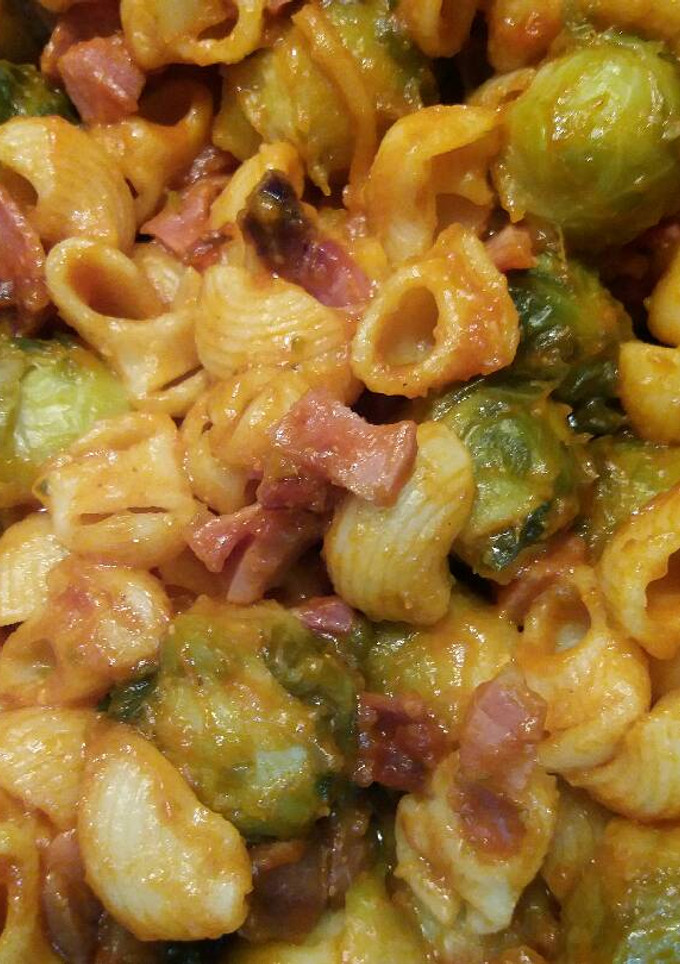 Una foto de Coles de Bruselas con pasta