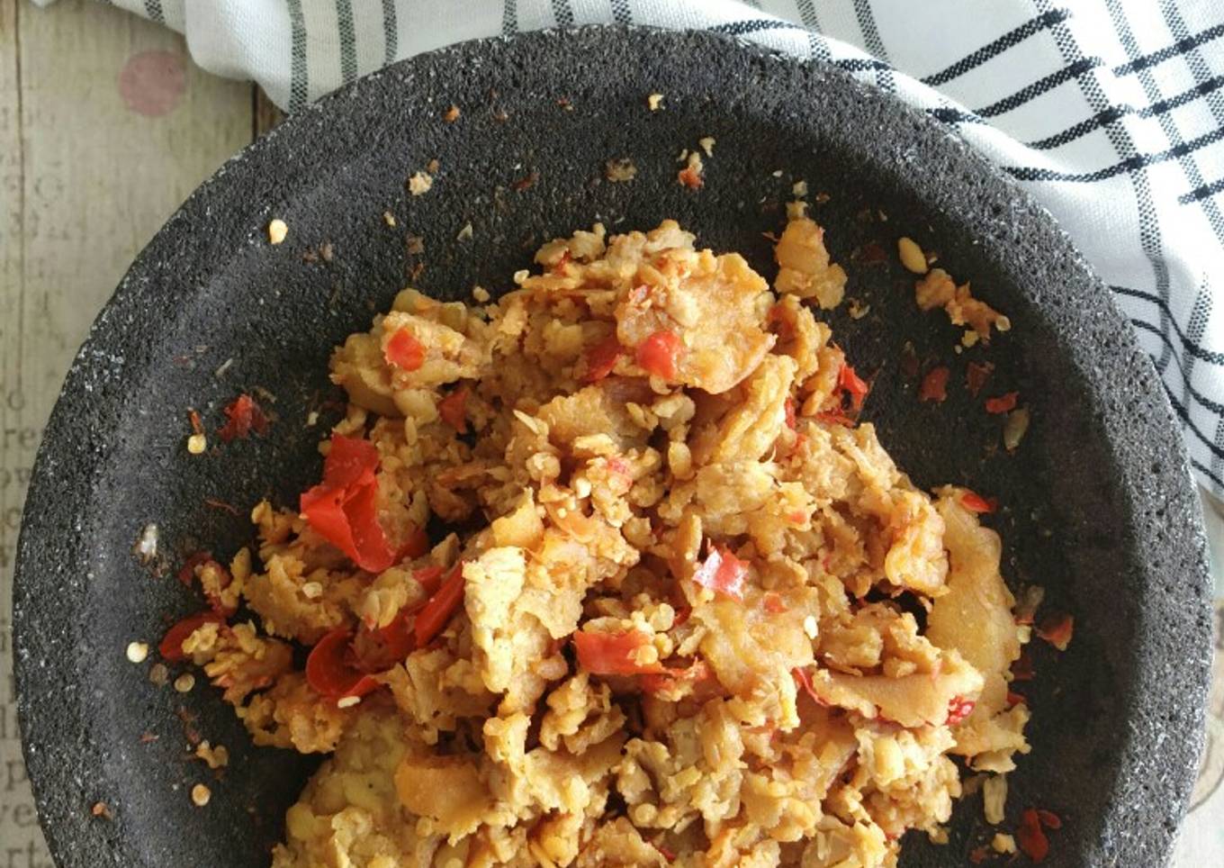 Tempe geprek sambal bawang